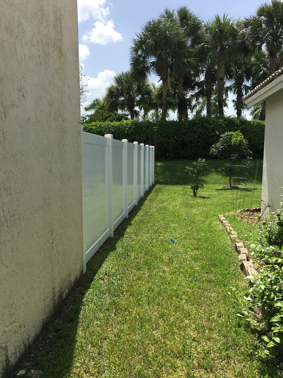 vinyl fencing